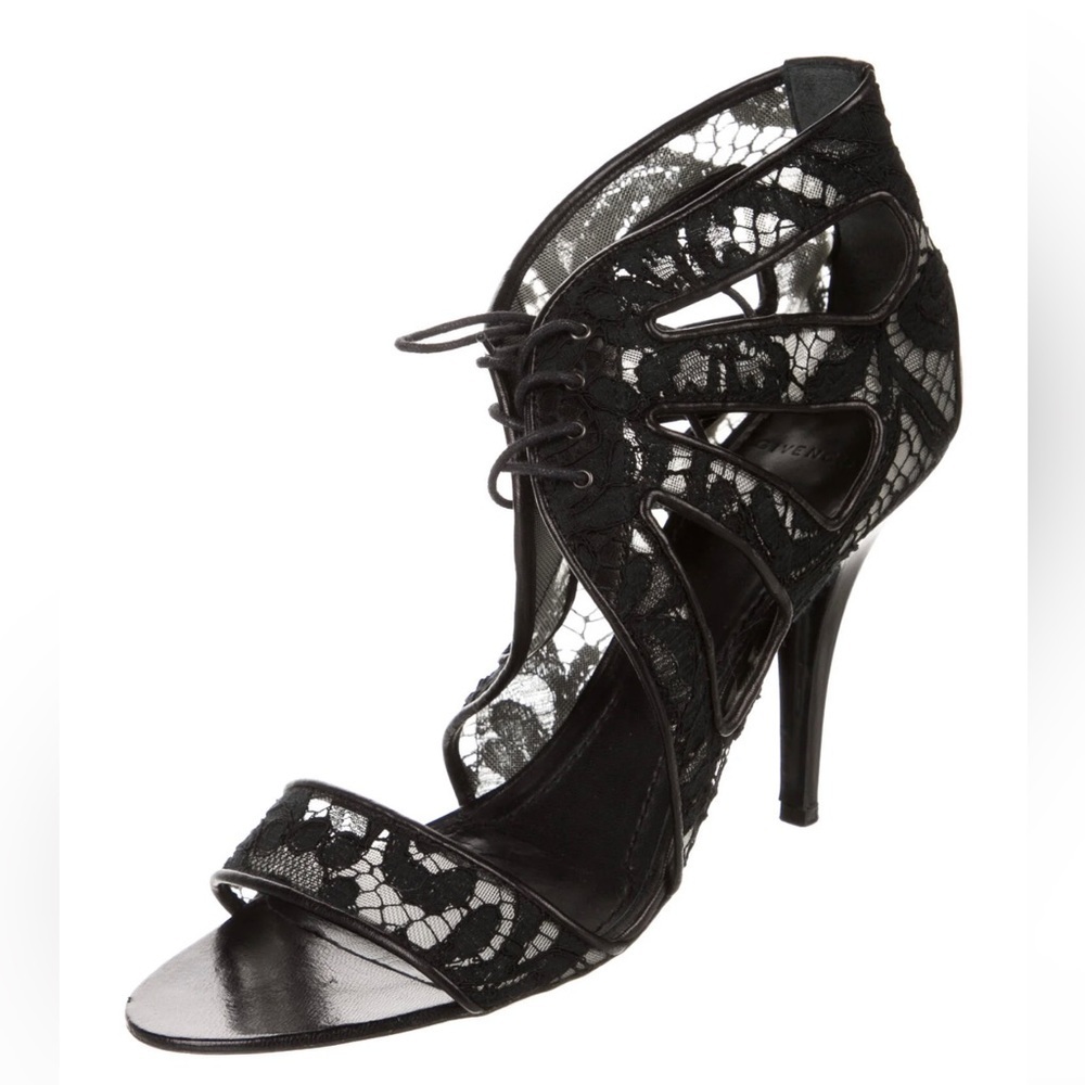 GIVENCHY
Mesh Accents Sandals
Size: 10.5 | IT 40.5